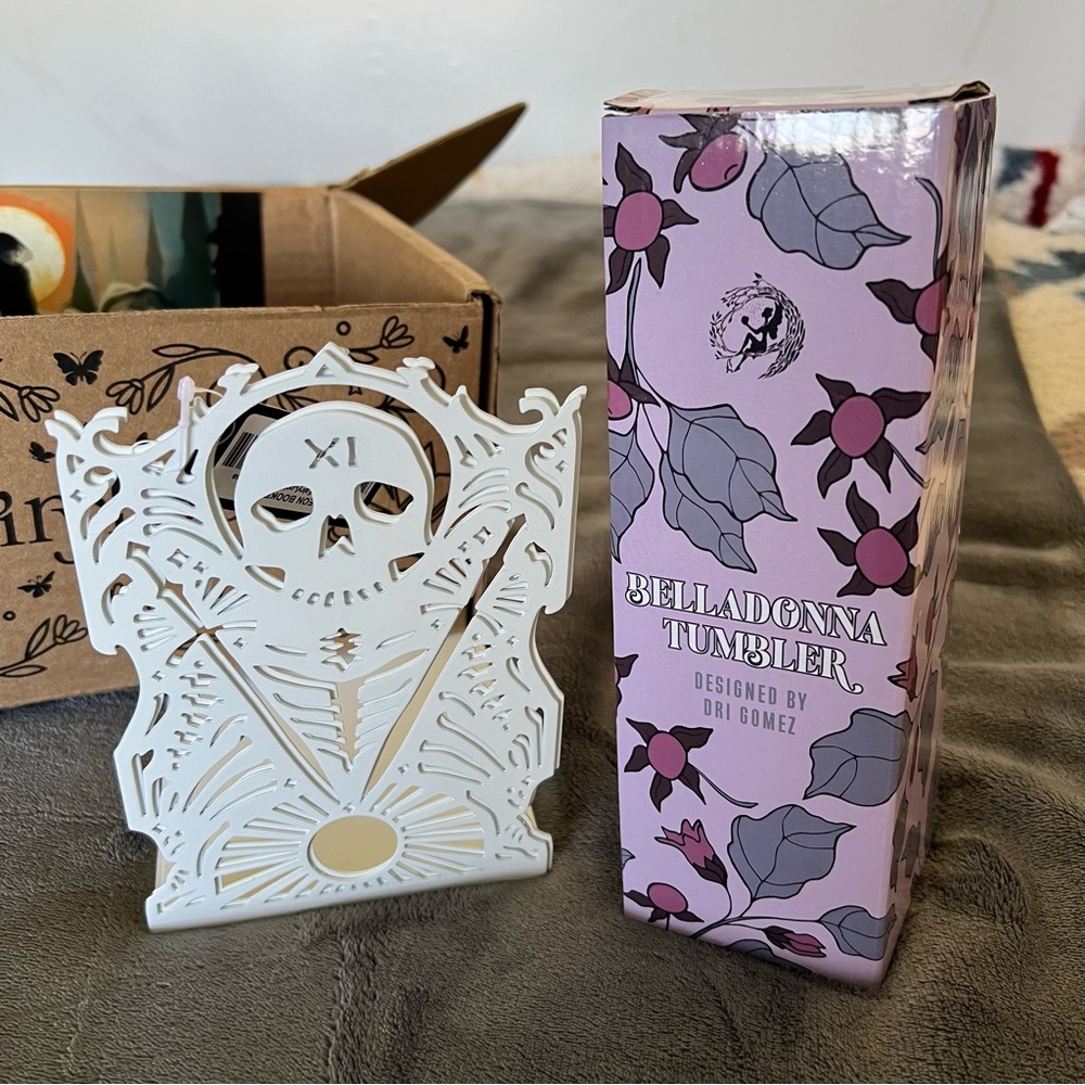 Fairyloot August 2023 tumbler and bookends